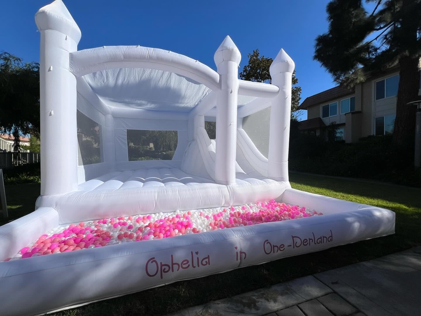 15' x 13' Oxford White Bounce House with Ball Pit & Slide & Air Blower