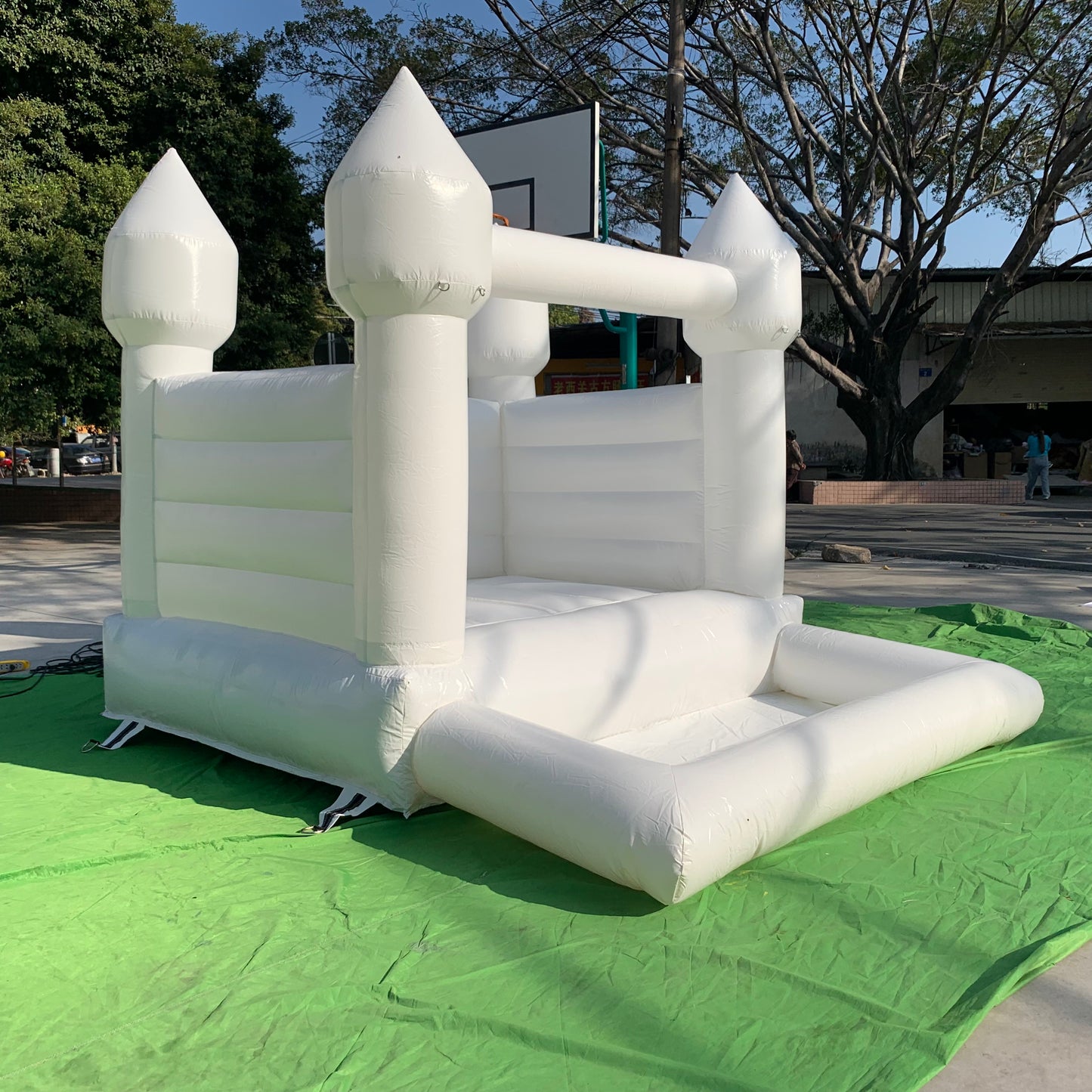 Mini White Bounce House Whit Pit