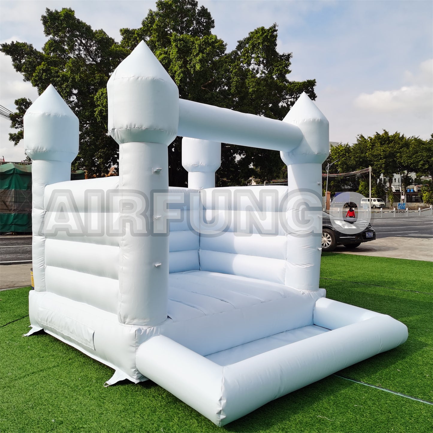 Mini White Bounce House Whit Pit