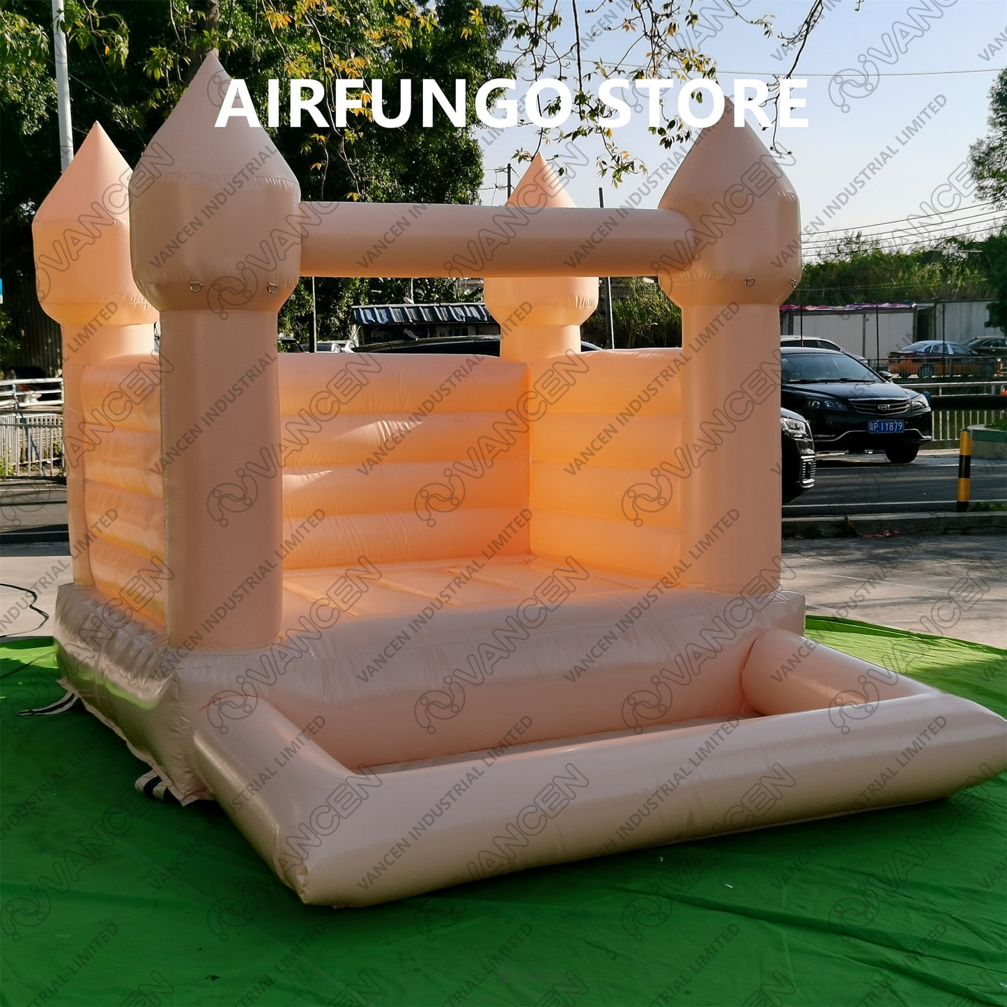 Mini White Bounce House Whit Pit