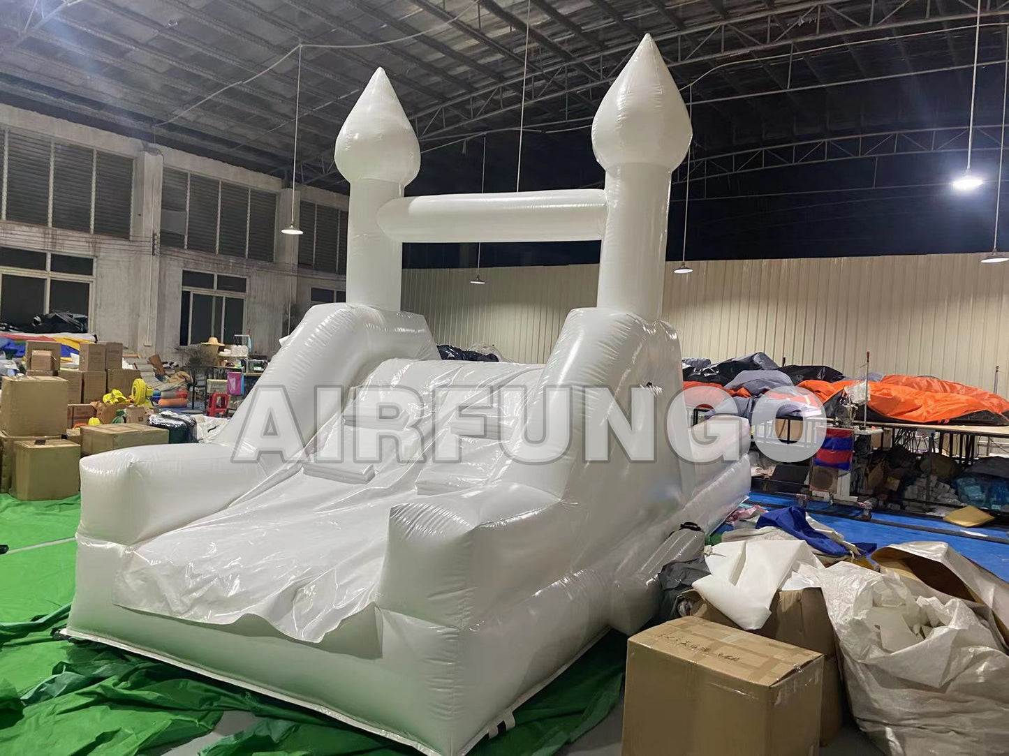 Modern Slide Inflatable White Bounce House With Slide