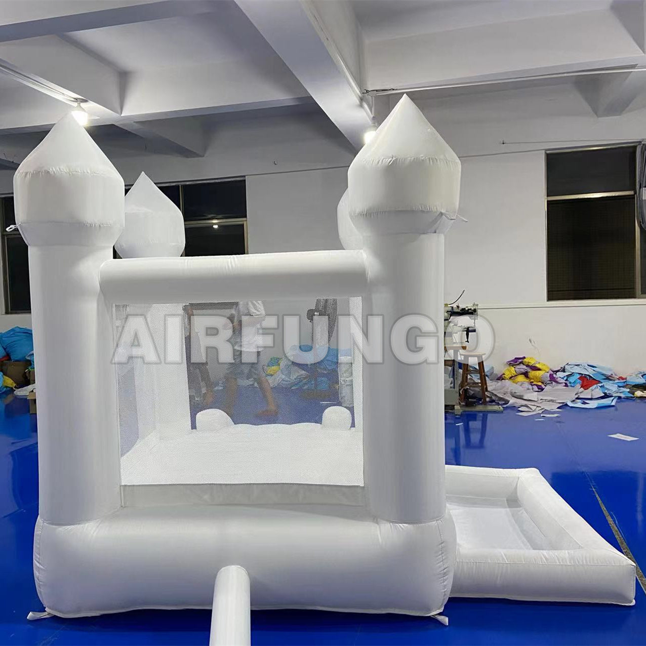 Oxford material white mini toddler bounce house with pit