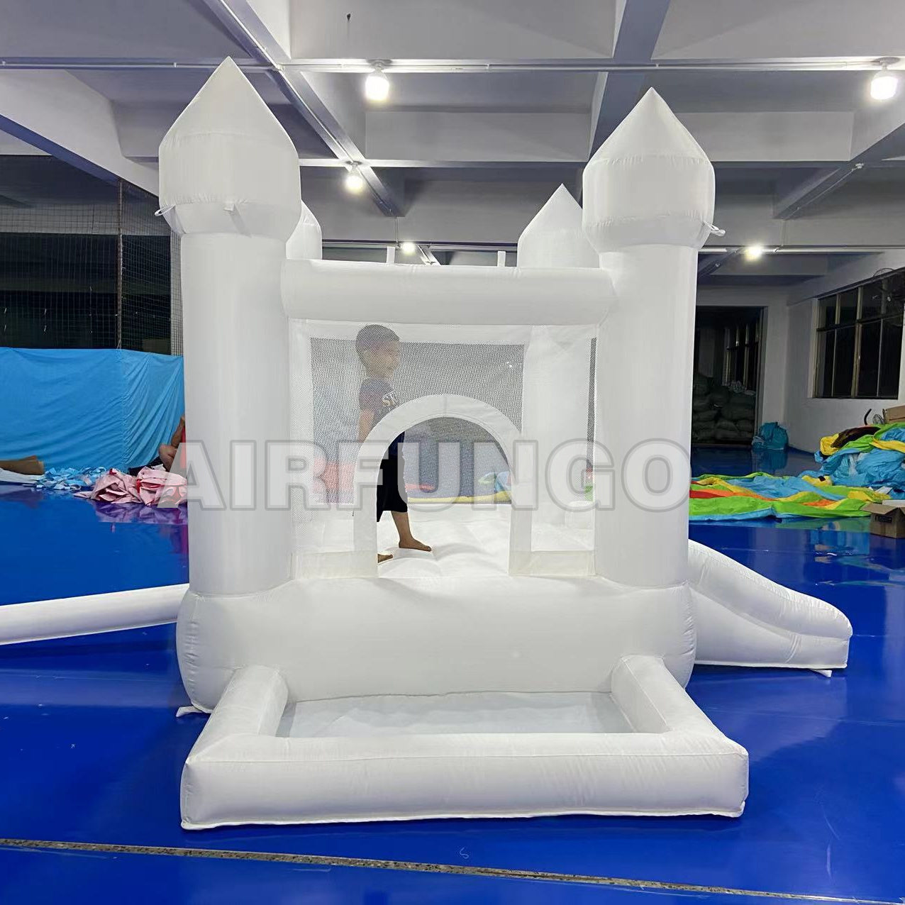 Oxford material white mini toddler bounce house with pit