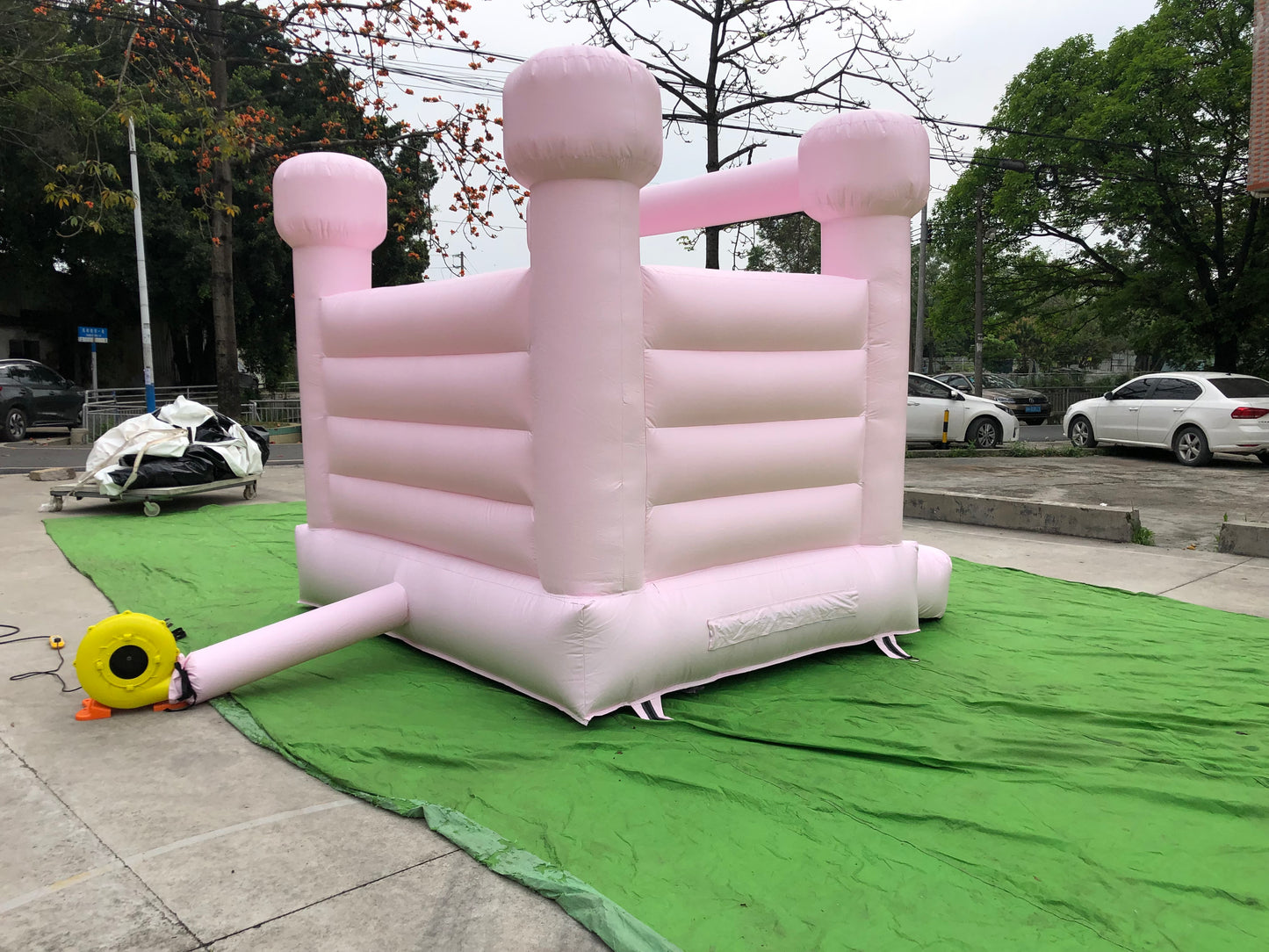 Flat Top Pink White Bounce House
